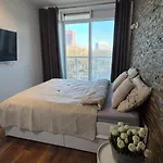 Towarowa Orange Apartment, Free Parking, Air-conditioning, Self Check-in 24h Apartment *