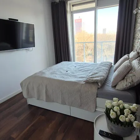 Apartmán Towarowa Orange Apartment, Free Parking, Air-conditioning, Self Check-in 24h *