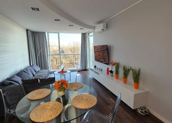 Apartmán Towarowa Orange Apartment, Free Parking, Air-conditioning, Self Check-in 24h
