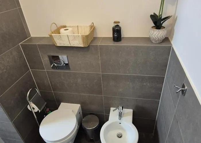 Towarowa Orange Apartment, Free Parking, Air-conditioning, Self Check-in 24h Apartmán Poznaň