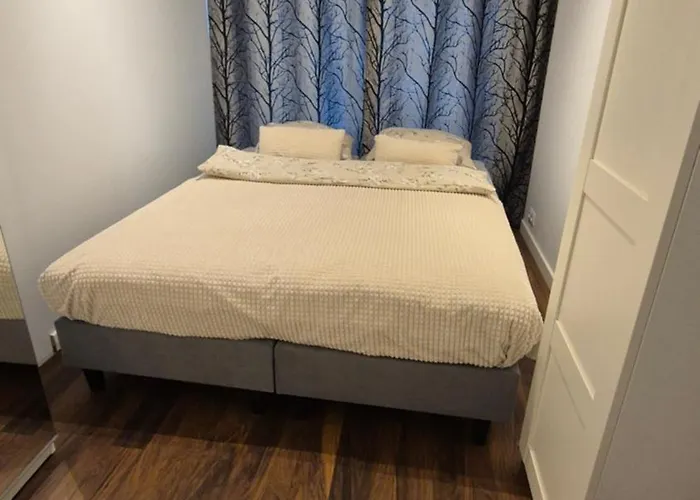 Towarowa Orange Apartment, Free Parking, Air-conditioning, Self Check-in 24h Διαμέρισμα