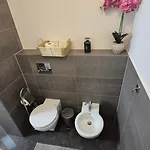Towarowa Orange Apartment, Free Parking, Air-conditioning, Self Check-in 24h Apartamento Poznan