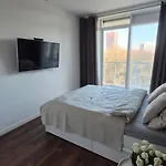 Towarowa Orange Apartment, Free Parking, Air-conditioning, Self Check-in 24h Apartamento
