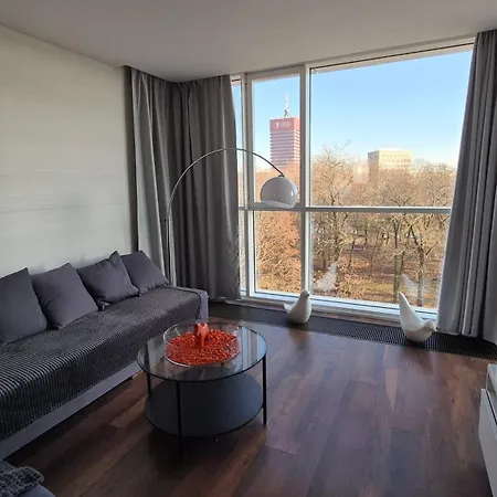 Towarowa Orange Apartment, Free Parking, Air-conditioning, Self Check-in 24h Apartment Poznan