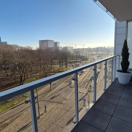 Towarowa Orange Apartment, Free Parking, Air-conditioning, Self Check-in 24h Poznan