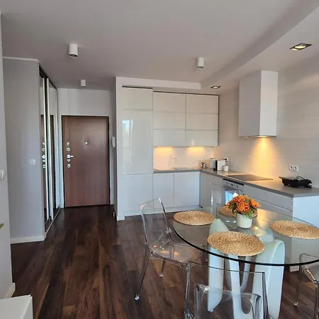 Towarowa Orange Apartment, Free Parking, Air-conditioning, Self Check-in 24h Lägenhet Poznań