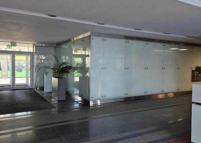 Towarowa Orange Apartment, Free Parking, Air-conditioning, Self Check-in 24h Апартаменты Познань